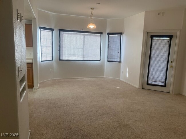 Building Photo - 833 Aspen Peak Loop