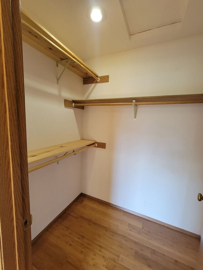 Building Photo - 3 bedroom home with 2 car garage built in ...