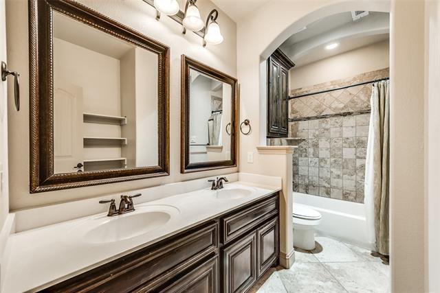 Building Photo - 110 Thoroughbred St