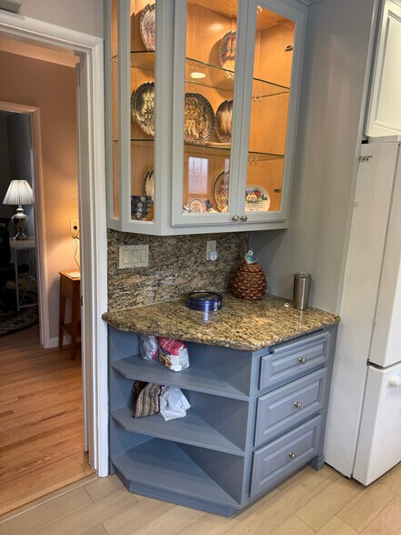 Building Photo - 6261 E El Paseo St