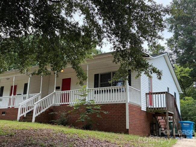 Building Photo - 640 Pee Dee Ave