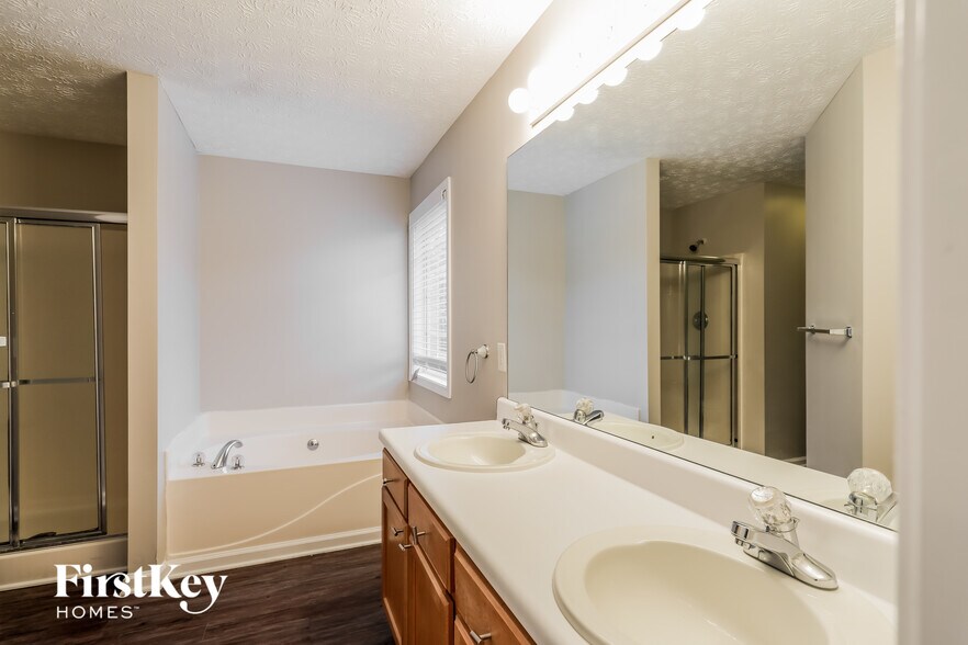 Building Photo - 835 Sweet Mill Ln