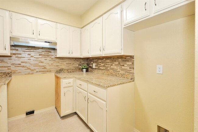 Building Photo - 8911 McPherson Rd