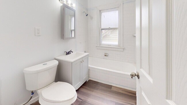 Building Photo - 3863 E 154th St