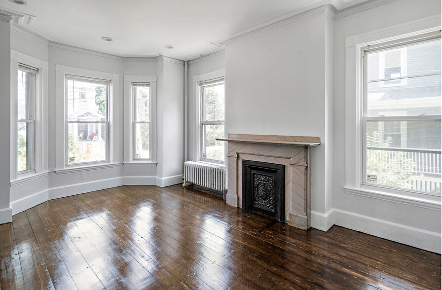 Building Photo - 16 Mayfair St