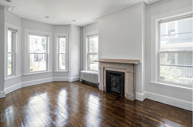 Building Photo - 16 Mayfair St