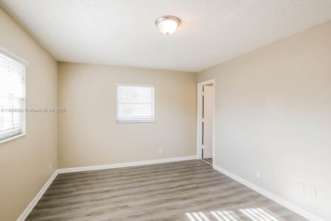 Building Photo - 10966 Winding Creek Way