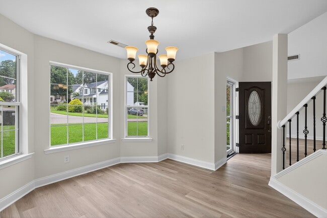 Building Photo - 3881 Shenandoah Dr