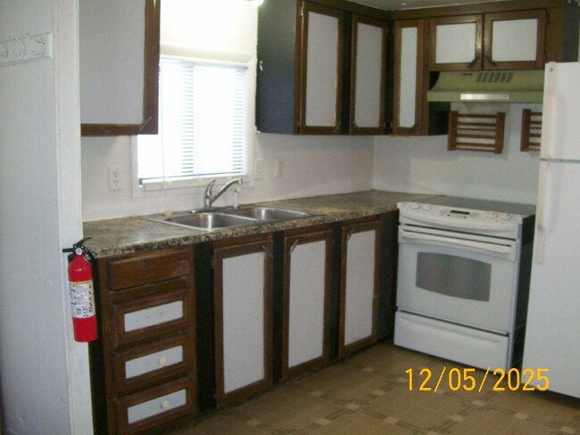 Building Photo - 3098 Springhill Rd