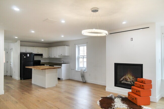 Building Photo - 41 Wolcott St