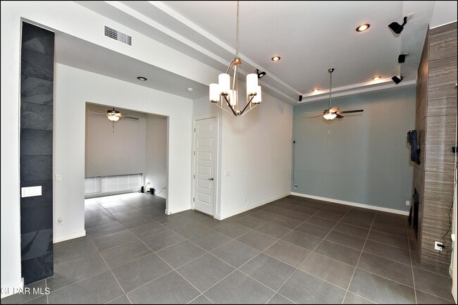 Building Photo - 5973 Cartagena Cir