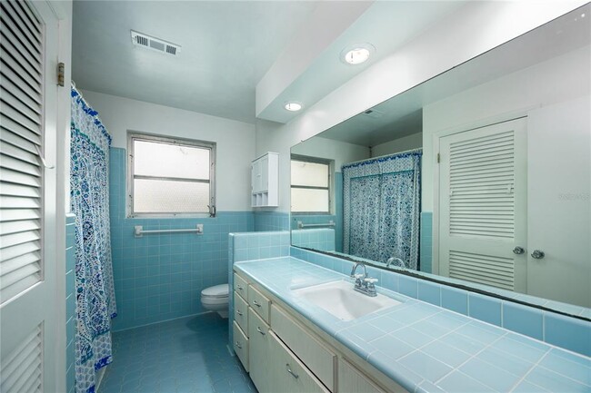 Building Photo - 1421 NW 30th St