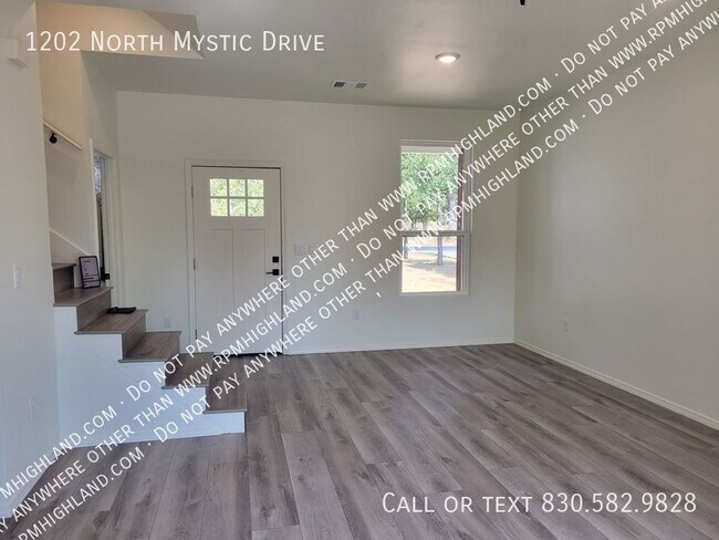 Building Photo - 1202 Mystic Dr