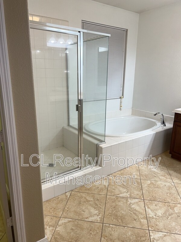 Building Photo - 30364 Skipstone Way