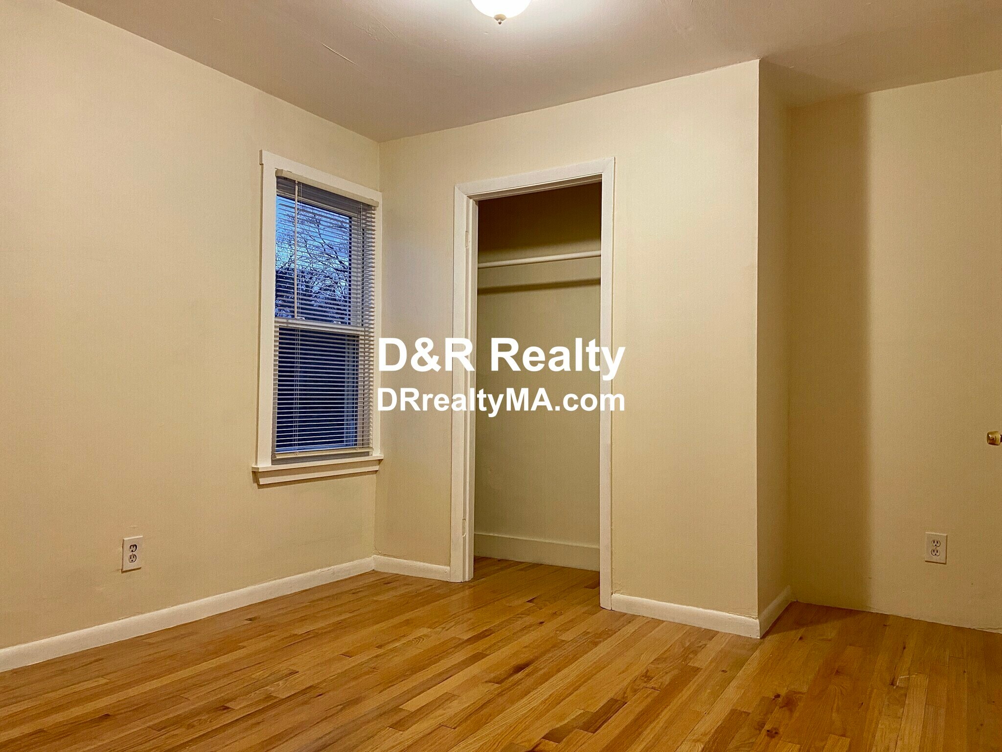 Building Photo - 185 Beacon St