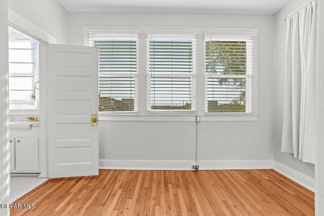 Building Photo - 3225 Fort Blvd