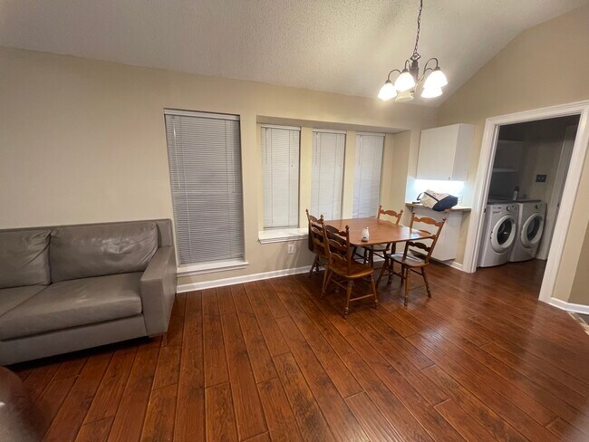 Building Photo - 2420 Creek Crossing Ct