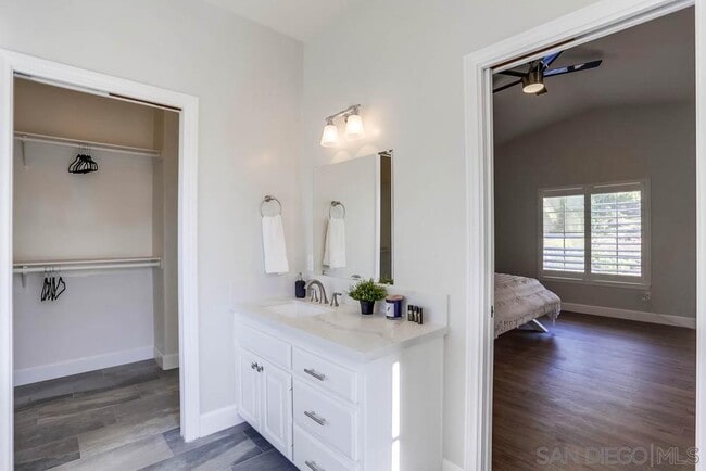 Building Photo - 1696 Gil Way