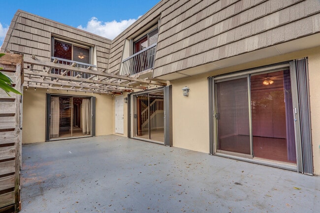 Building Photo - 803 8th Terrace