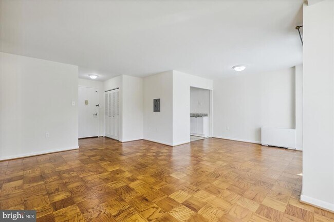 Building Photo - 10401 Grosvenor Pl