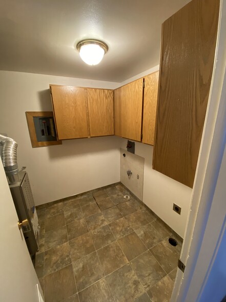 Utility room / Laundry room w/ hook ups - 2059 N 250 W