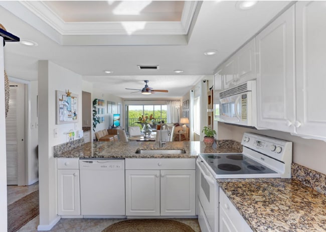 Building Photo - Beachwood on the bay condo