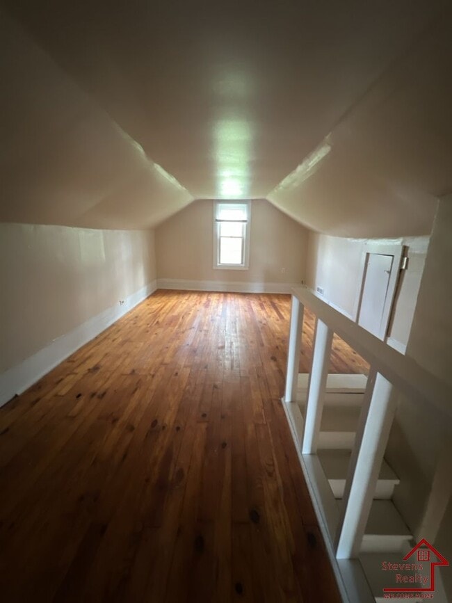 Building Photo - 236 S Young St