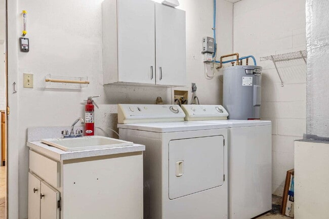 Building Photo - 2BR 2BA Villa Available Now On Top of the Word!