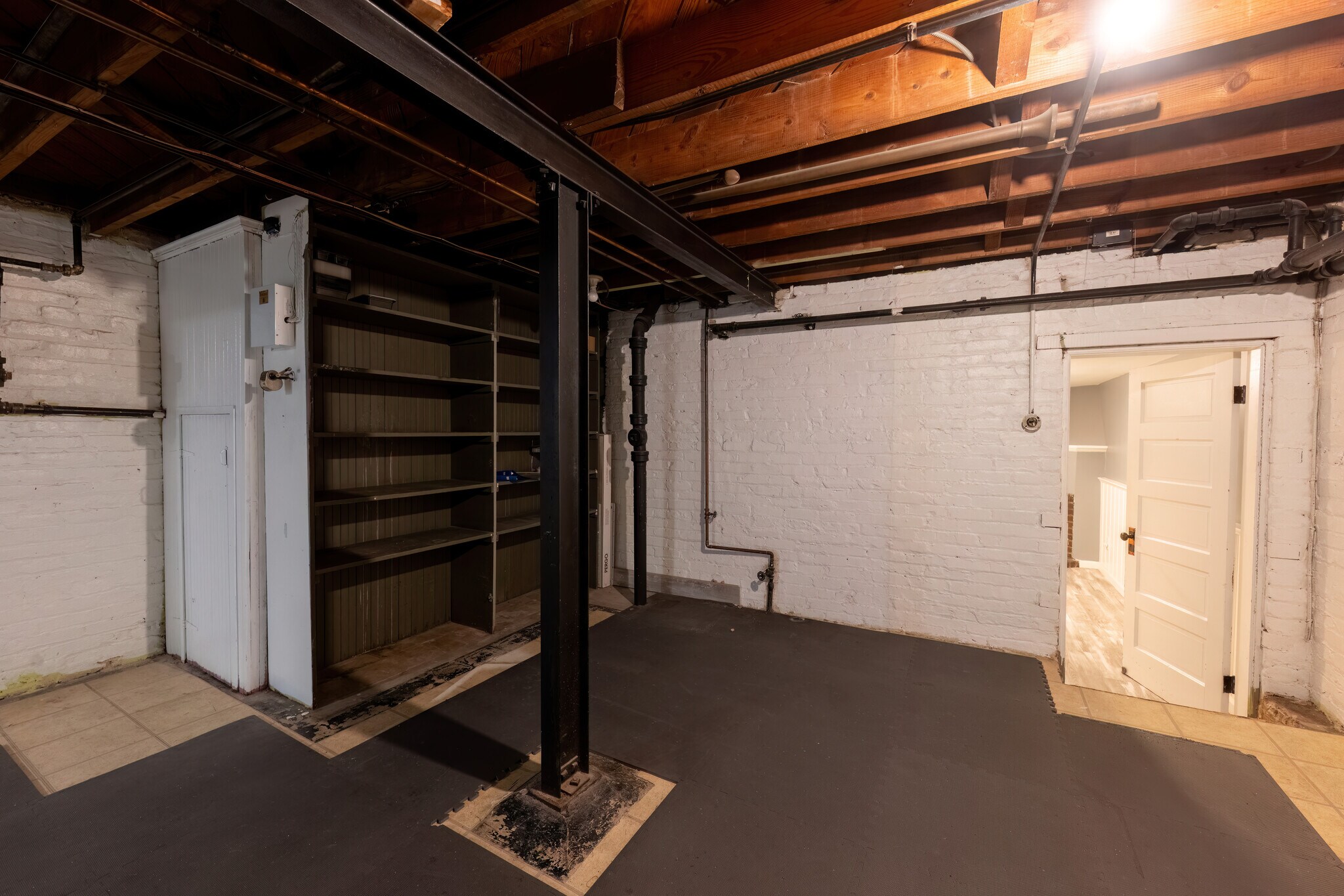 Building Photo - 317 Ingraham St NW