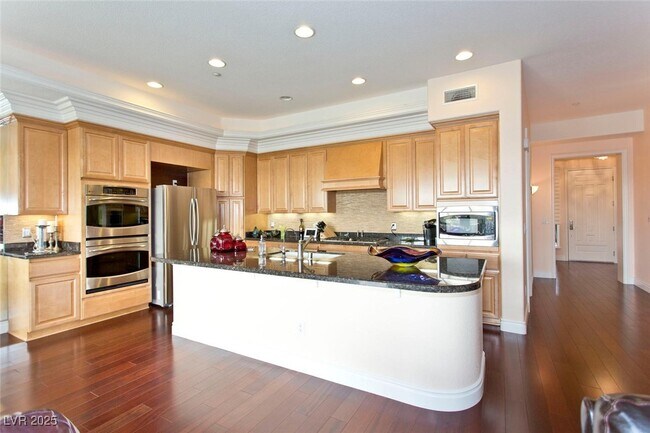 Building Photo - 9209 Las Manaitas Ave