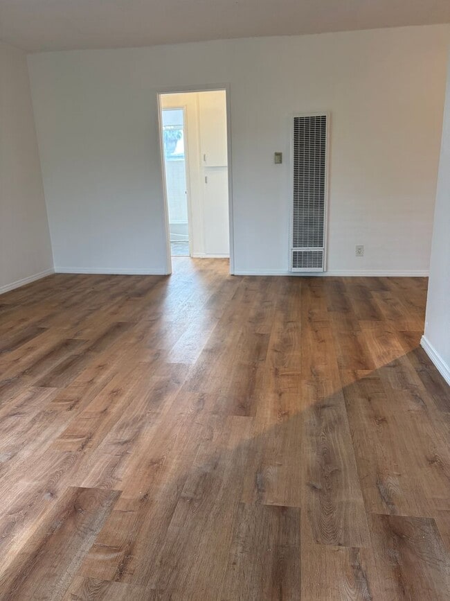 Building Photo - 534 Santa Clara Ave