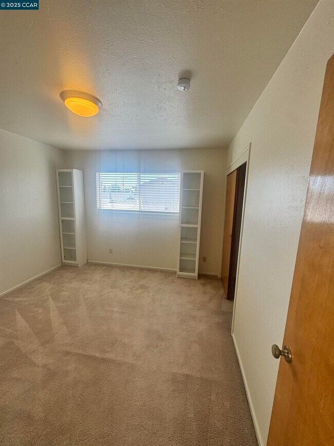 Building Photo - 674 Maud Ave