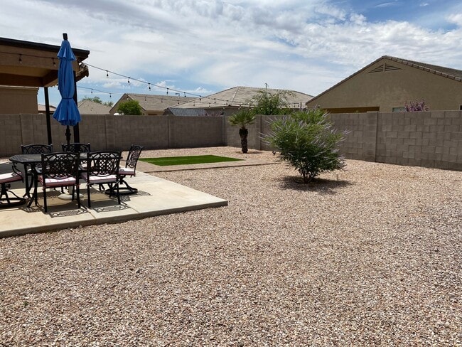 Building Photo - Exceptional 4BR/2BA Home in Magma Ranch! T...