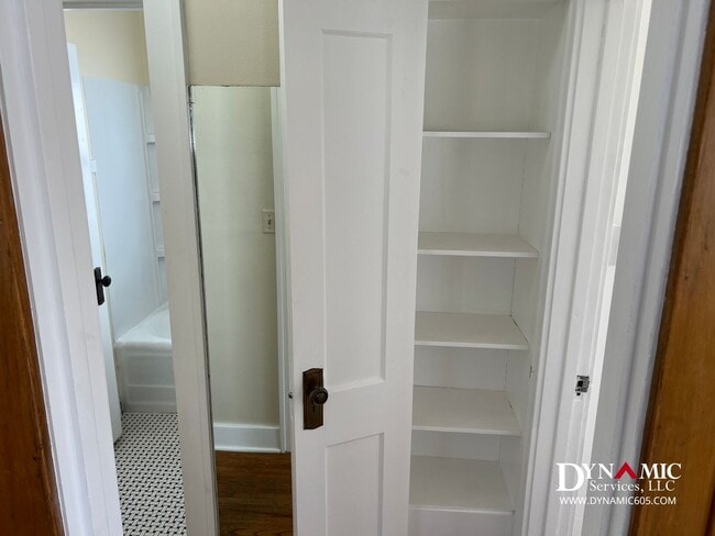 Building Photo - Updated 4+ Bedroom, 2 Bathroom House with Garage and Fenced Backyard