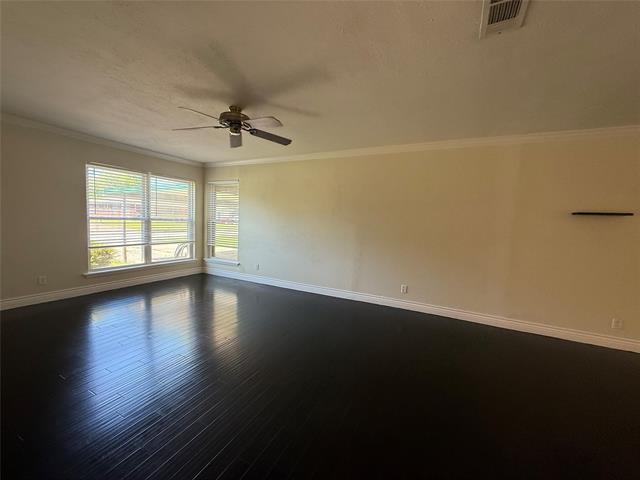 Building Photo - 1135 Park Center St