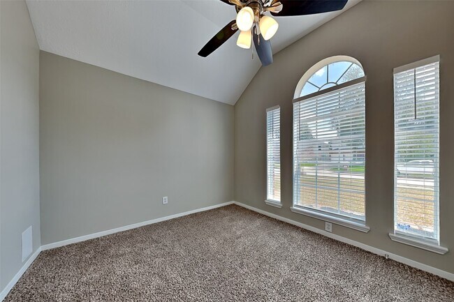 Building Photo - 30915 Trinket Dr