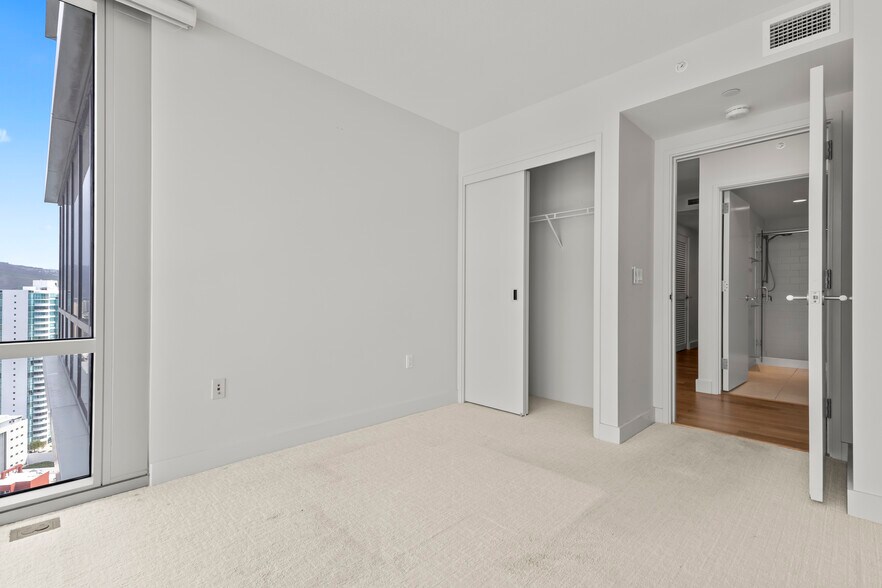 Building Photo - 1189 Waimanu St