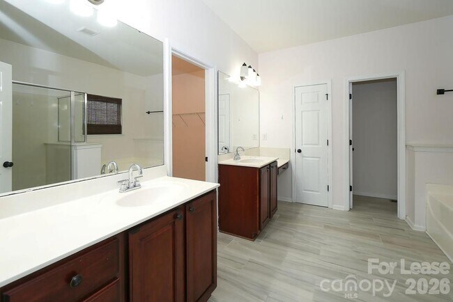 Building Photo - 4224 Lois Ln