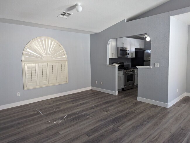 Building Photo - A Fabulous 2-Bedroom, 2-Bathroom Upstairs Unit in NW Las Vegas