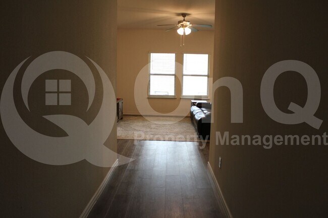 Building Photo - 1604 Silver Landing Trail