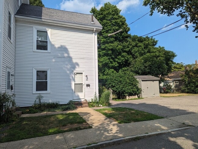 Building Photo - 8 1/2-82 Russia St