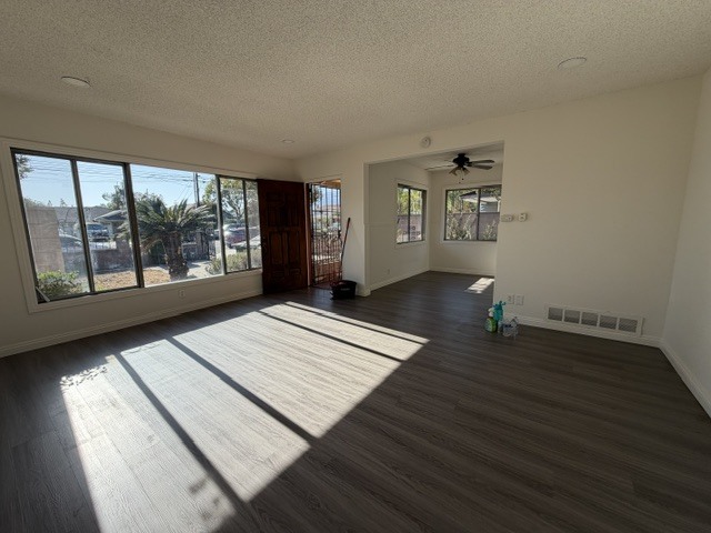 Building Photo - 212 N Pasadena Ave