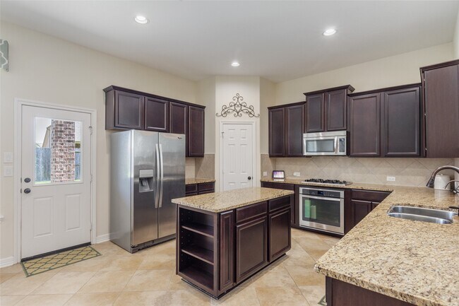 Building Photo - 19826 Summit Crest Ct