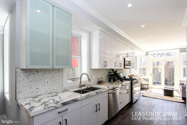 Building Photo - 32 N Street NW-