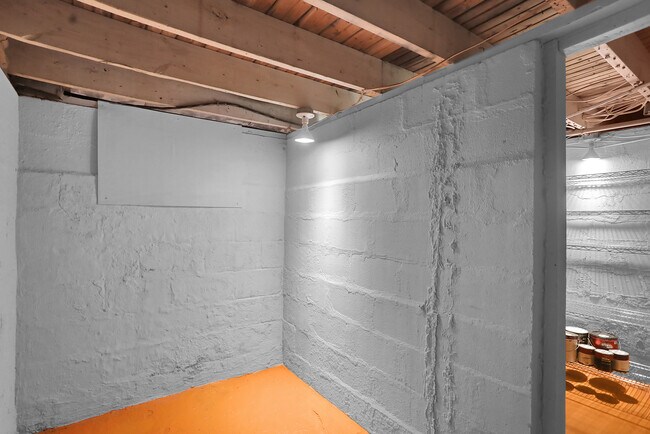 Building Photo - 233 W Westfield Blvd