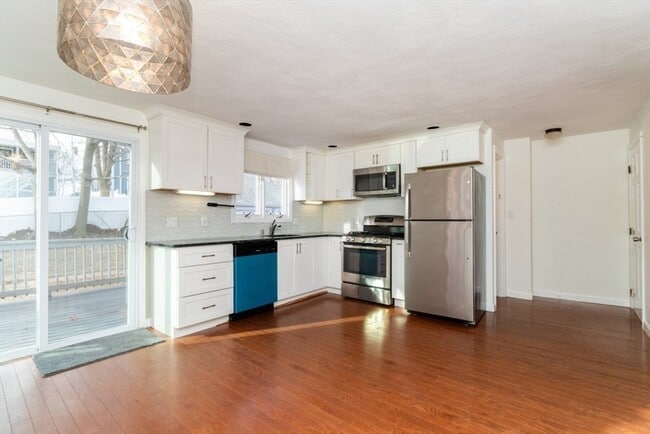 Building Photo - 82 Glendower Rd