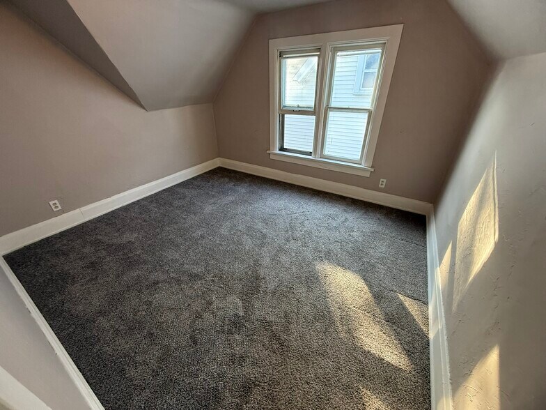 Building Photo - 514 Mather St