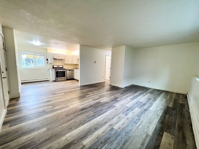 Building Photo - 1555 Latouche St