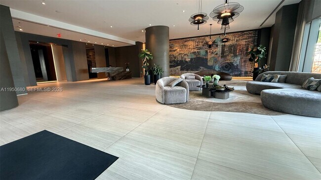 Building Photo - 460 NE 28th St