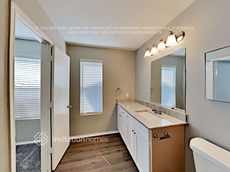 Building Photo - 1729 Vineridge Ln